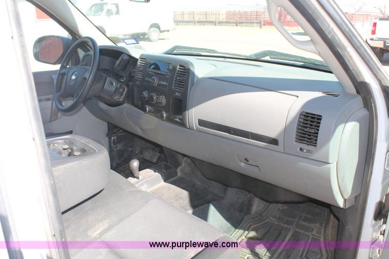 image for item H1623 2012 Chevrolet Silverado 1500 Crew Cab pickup truck