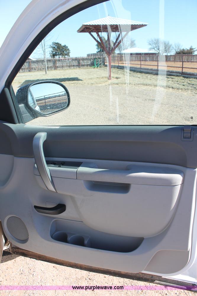 image for item H1623 2012 Chevrolet Silverado 1500 Crew Cab pickup truck