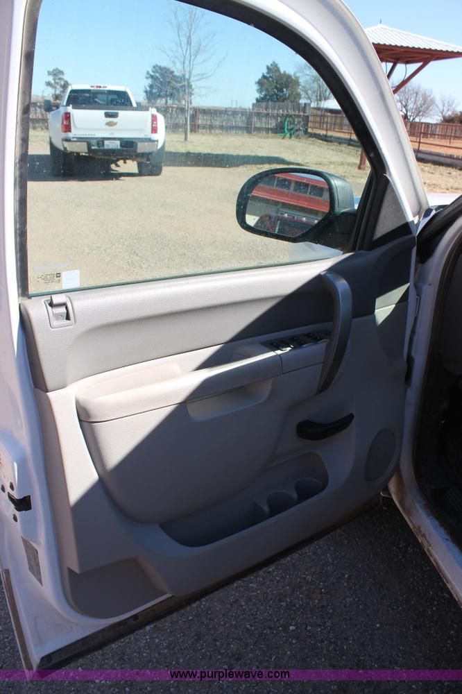 image for item H1623 2012 Chevrolet Silverado 1500 Crew Cab pickup truck