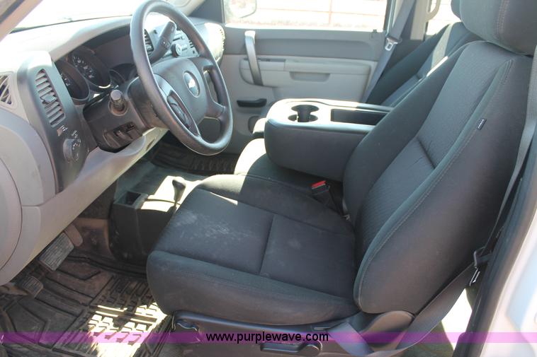 image for item H1623 2012 Chevrolet Silverado 1500 Crew Cab pickup truck