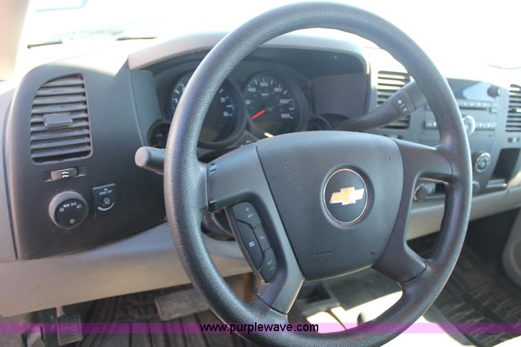 image for item H1623 2012 Chevrolet Silverado 1500 Crew Cab pickup truck