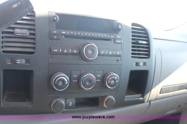 image for item H1623 2012 Chevrolet Silverado 1500 Crew Cab pickup truck