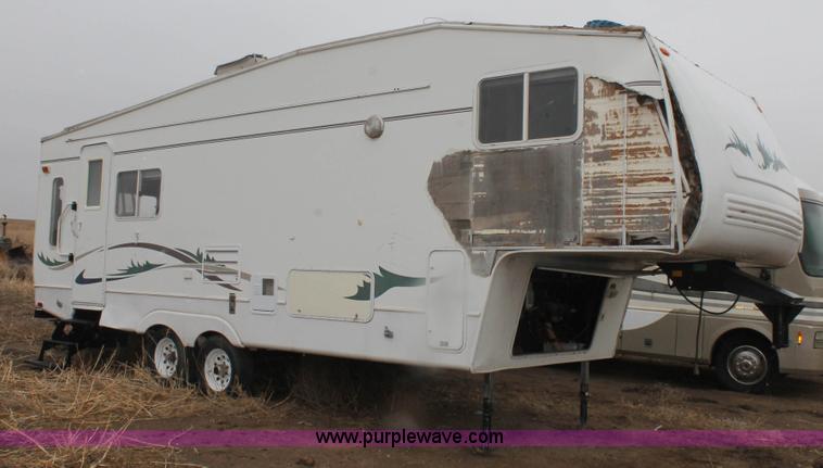 image for item H1638 2002 Forest River Wildcat camper
