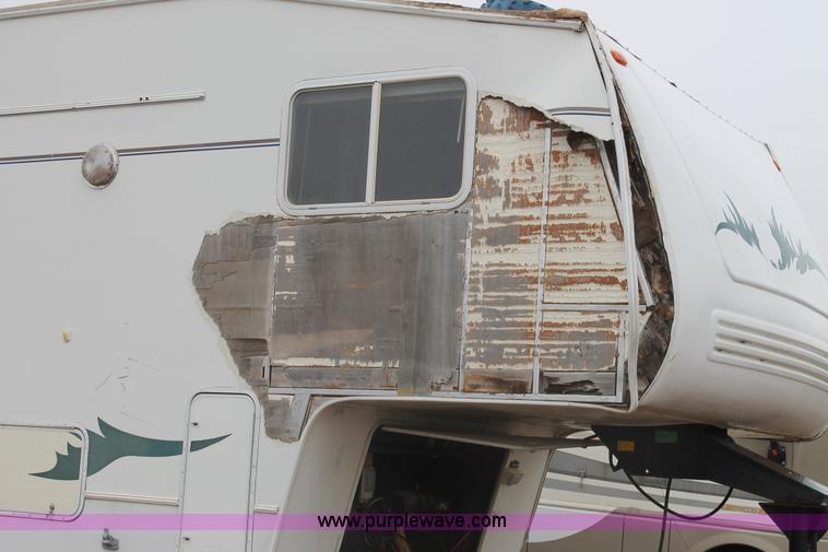 image for item H1638 2002 Forest River Wildcat camper