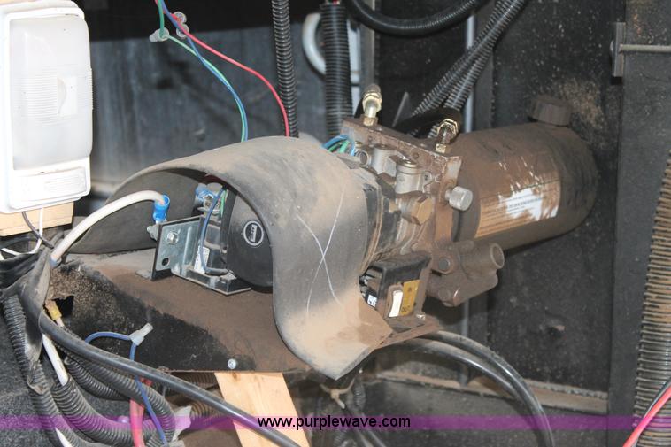 image for item H1638 2002 Forest River Wildcat camper