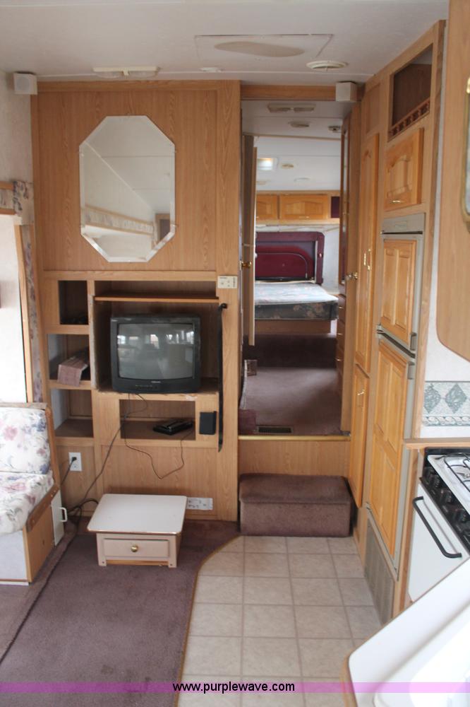 image for item H1638 2002 Forest River Wildcat camper