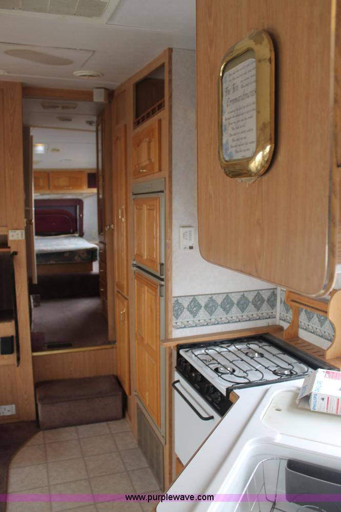 image for item H1638 2002 Forest River Wildcat camper