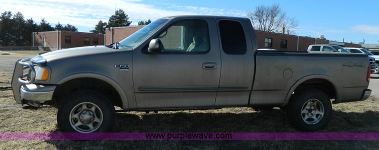 image for item H2260 2002 Ford F150 SuperCab pickup truck