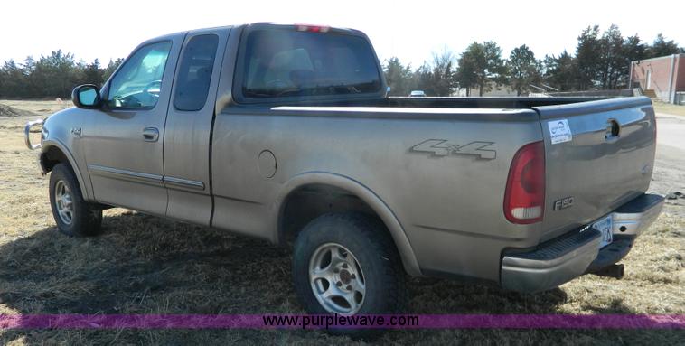 image for item H2260 2002 Ford F150 SuperCab pickup truck