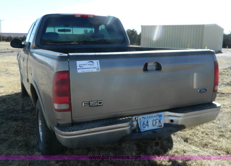image for item H2260 2002 Ford F150 SuperCab pickup truck