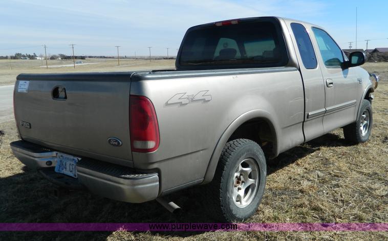image for item H2260 2002 Ford F150 SuperCab pickup truck