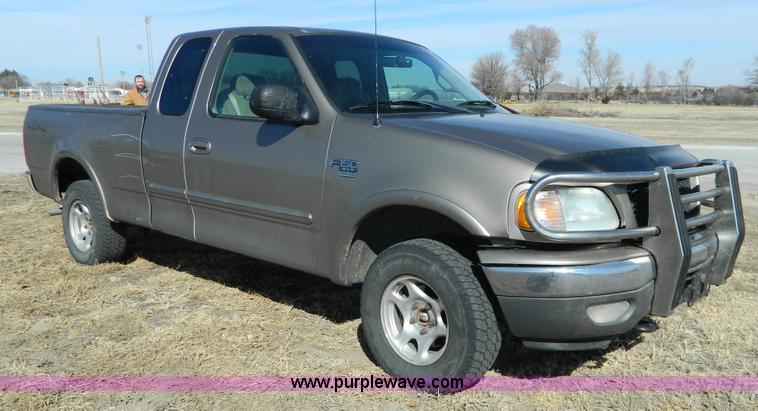 image for item H2260 2002 Ford F150 SuperCab pickup truck