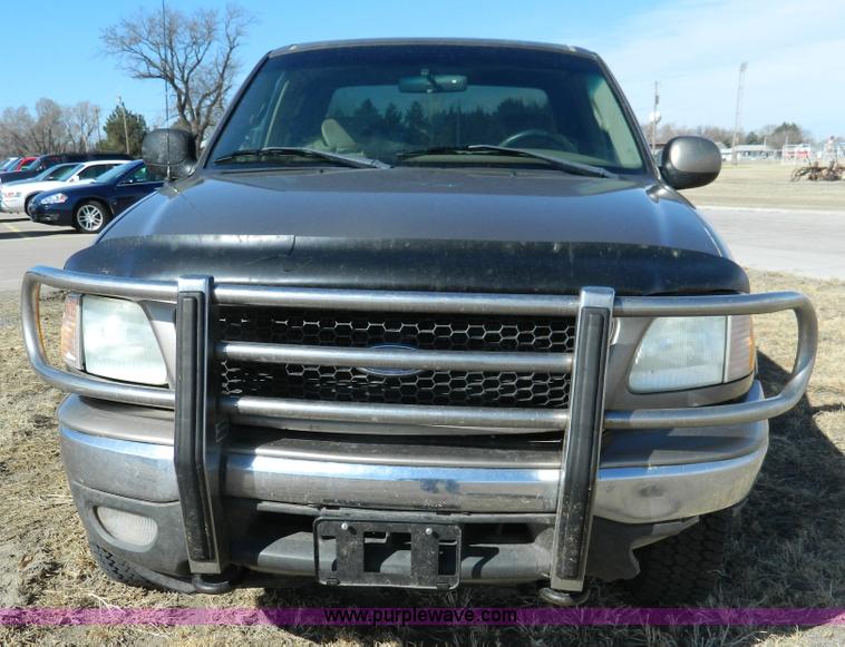 image for item H2260 2002 Ford F150 SuperCab pickup truck
