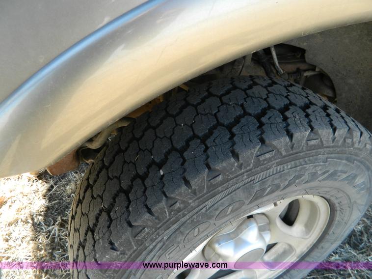 image for item H2260 2002 Ford F150 SuperCab pickup truck