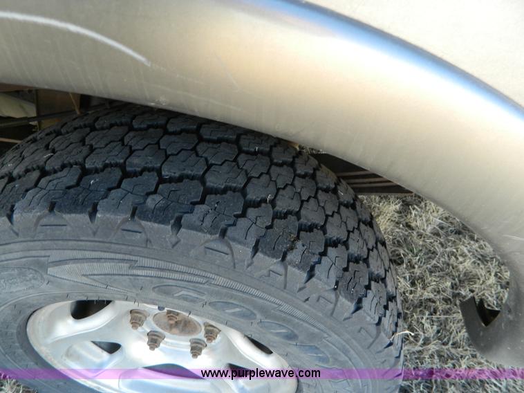 image for item H2260 2002 Ford F150 SuperCab pickup truck