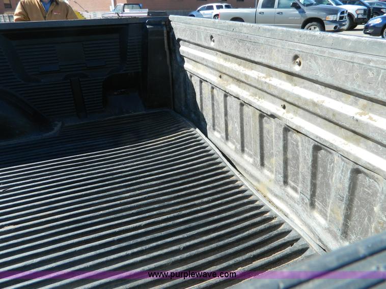 image for item H2260 2002 Ford F150 SuperCab pickup truck