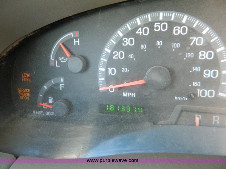 image for item H2260 2002 Ford F150 SuperCab pickup truck