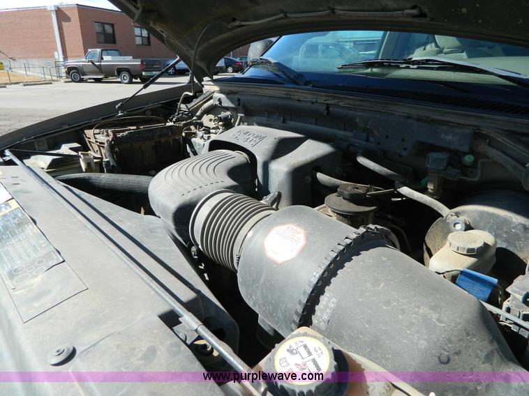 image for item H2260 2002 Ford F150 SuperCab pickup truck