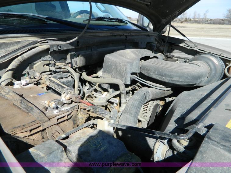 image for item H2260 2002 Ford F150 SuperCab pickup truck