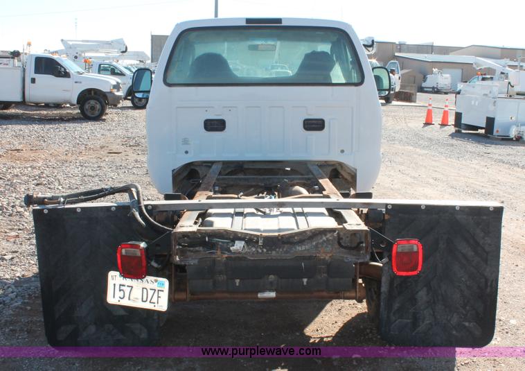 image for item H5932 2007 Ford F350 Super Duty XL cab and chassis