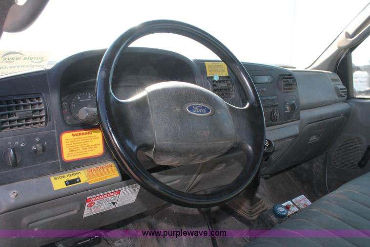 image for item H5932 2007 Ford F350 Super Duty XL cab and chassis