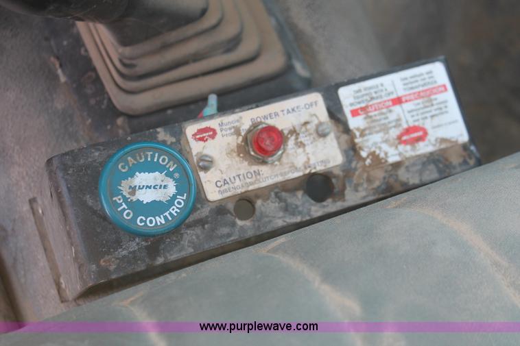 image for item H5932 2007 Ford F350 Super Duty XL cab and chassis