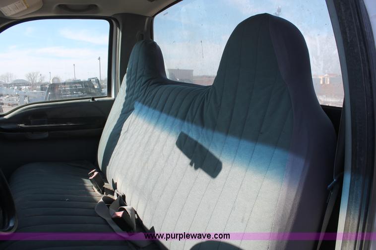 image for item H5932 2007 Ford F350 Super Duty XL cab and chassis