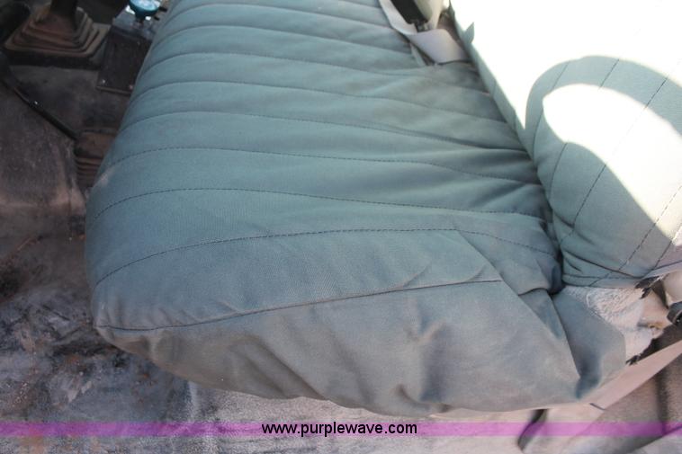 image for item H5932 2007 Ford F350 Super Duty XL cab and chassis