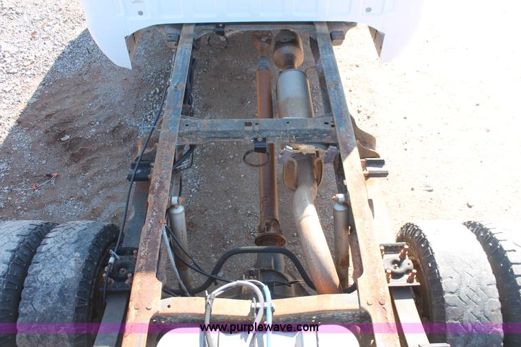 image for item H5932 2007 Ford F350 Super Duty XL cab and chassis