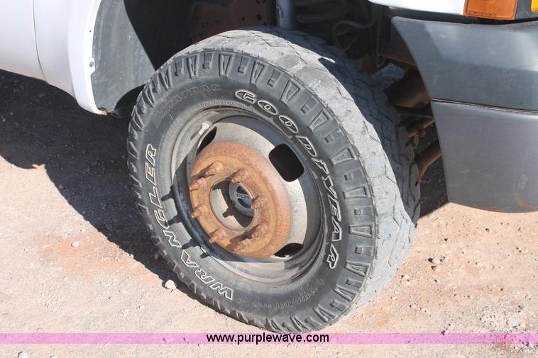 image for item H5932 2007 Ford F350 Super Duty XL cab and chassis