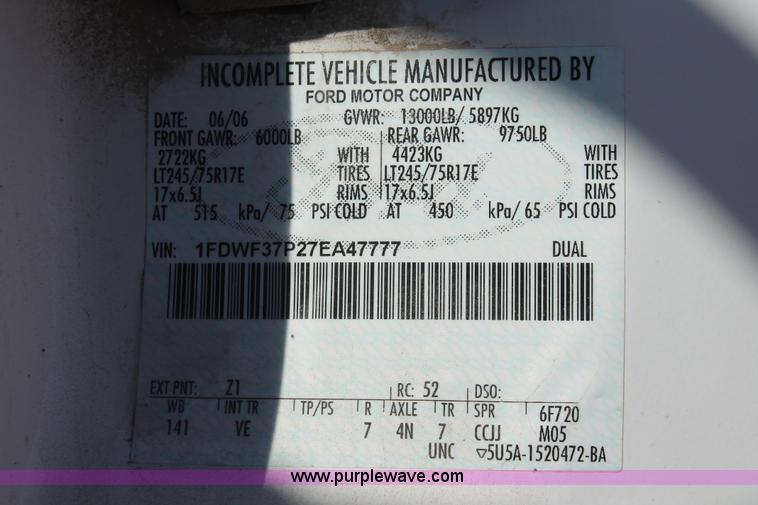 image for item H5932 2007 Ford F350 Super Duty XL cab and chassis