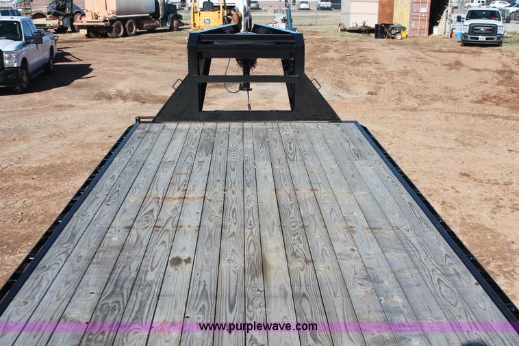 image for item H5963 2014 PJ F0302 gooseneck trailer