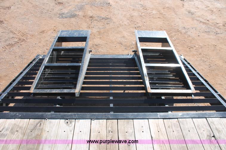 image for item H5963 2014 PJ F0302 gooseneck trailer