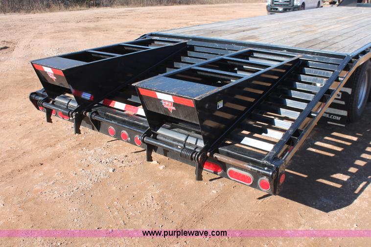 image for item H5963 2014 PJ F0302 gooseneck trailer