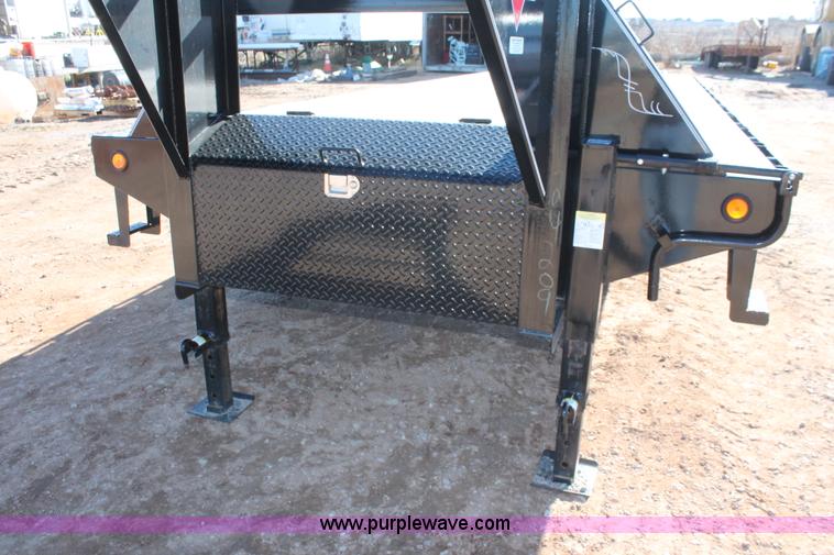 image for item H5963 2014 PJ F0302 gooseneck trailer