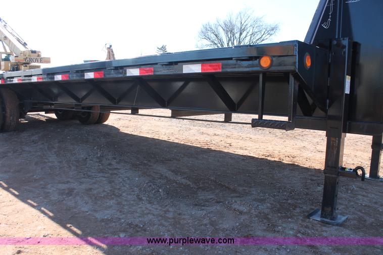 image for item H5963 2014 PJ F0302 gooseneck trailer