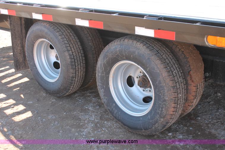 image for item H5963 2014 PJ F0302 gooseneck trailer
