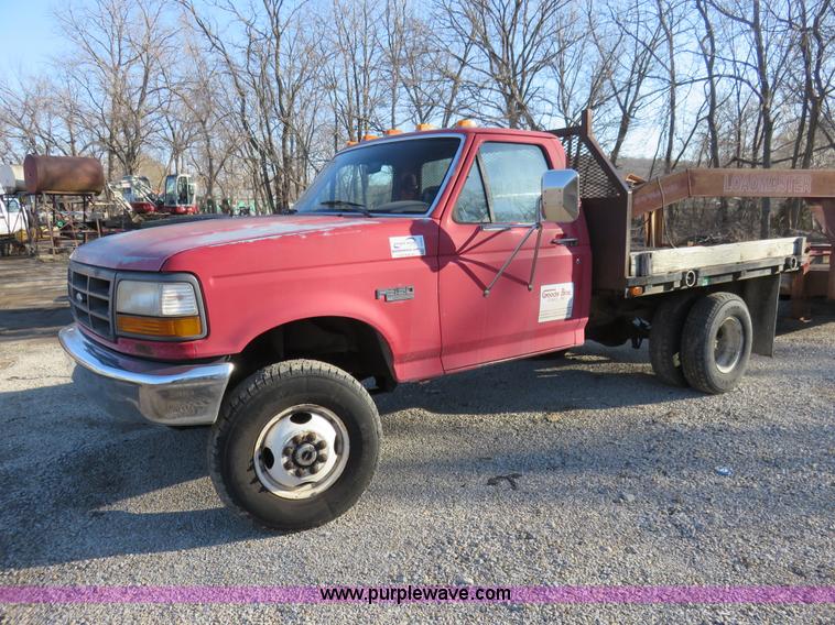 image for item I2432 1993 Ford F350 XL flatbed truck
