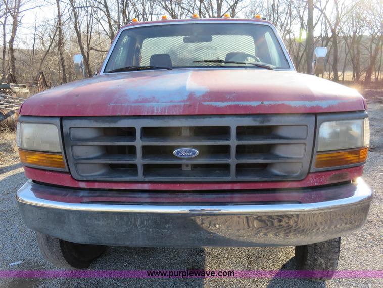 image for item I2432 1993 Ford F350 XL flatbed truck