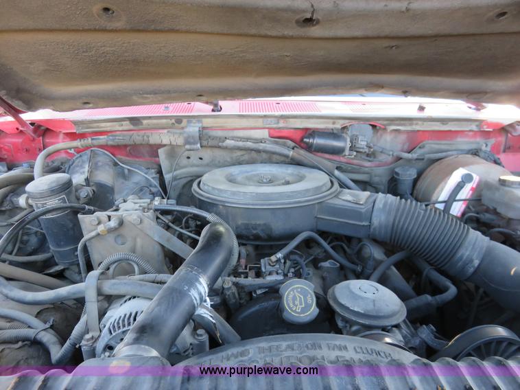 image for item I2432 1993 Ford F350 XL flatbed truck