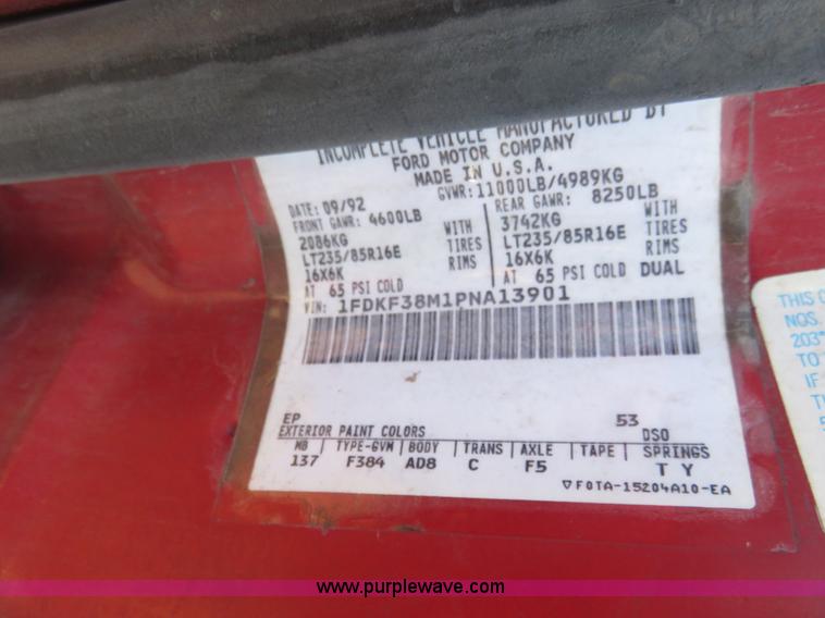 image for item I2432 1993 Ford F350 XL flatbed truck