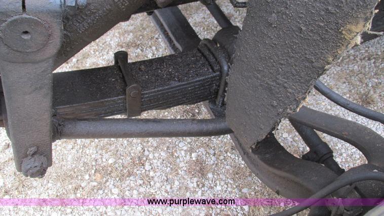 image for item I3098 1984 International S1700 flatbed truck