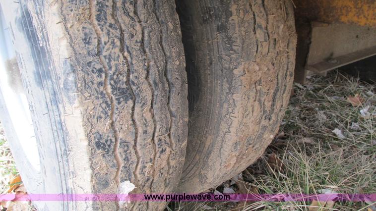 image for item I3100 1984 Belshe T-8 trailer