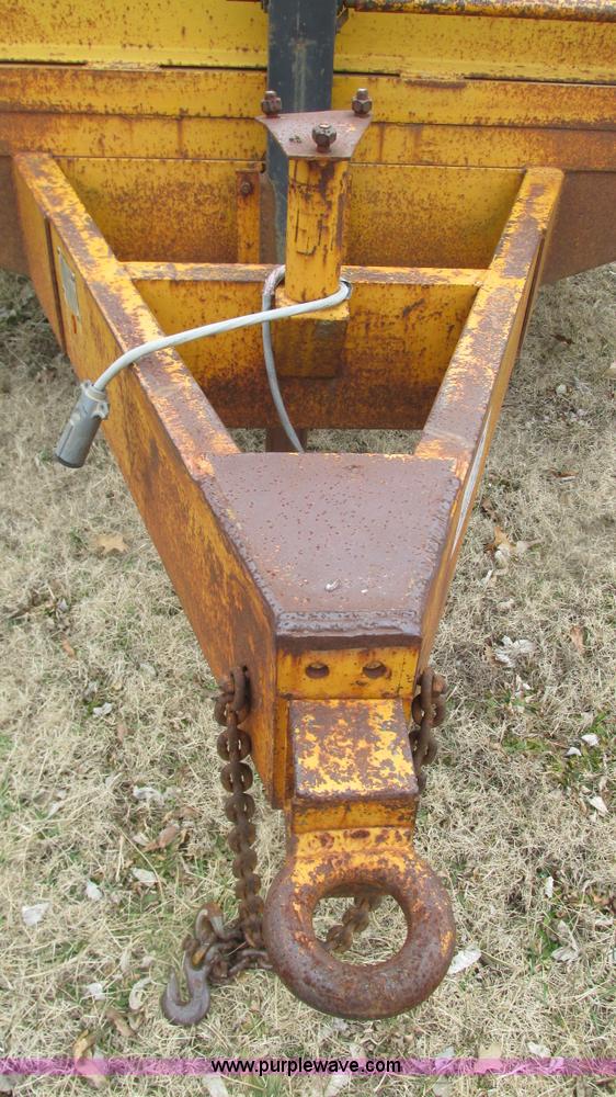 image for item I3100 1984 Belshe T-8 trailer