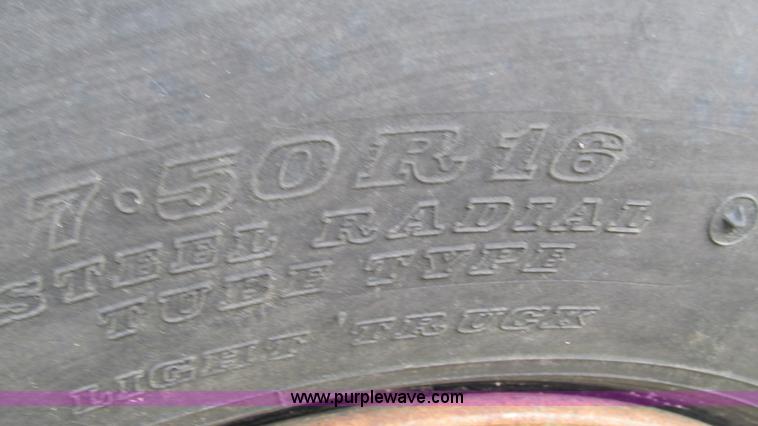 image for item I3102 1983 Triangle K trailer