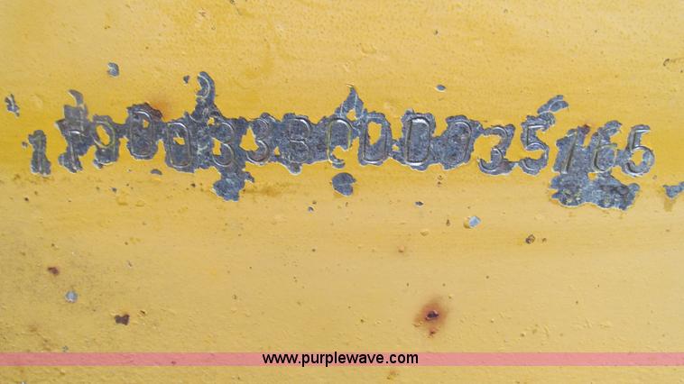 image for item I3102 1983 Triangle K trailer