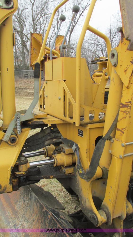 image for item I3103 Vermeer RT850 cable plow