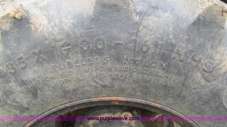 image for item I3103 Vermeer RT850 cable plow