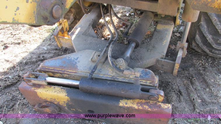 image for item I3104 Vermeer M-475A articulated rock saw