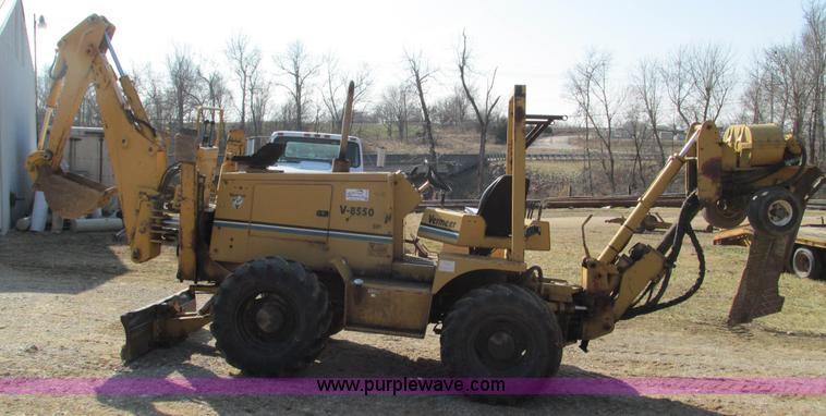 image for item I3106 Vermeer V8550 vibratory cable plow